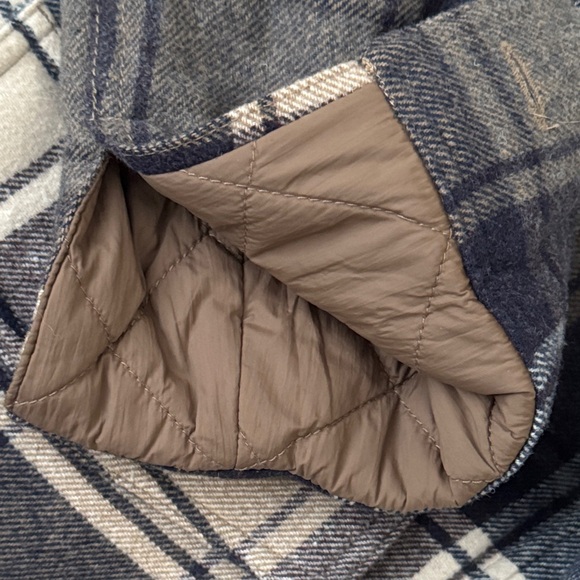 Jenni Kayne Farmhouse Plaid Sherpa Jacket - Picture 10 of 14